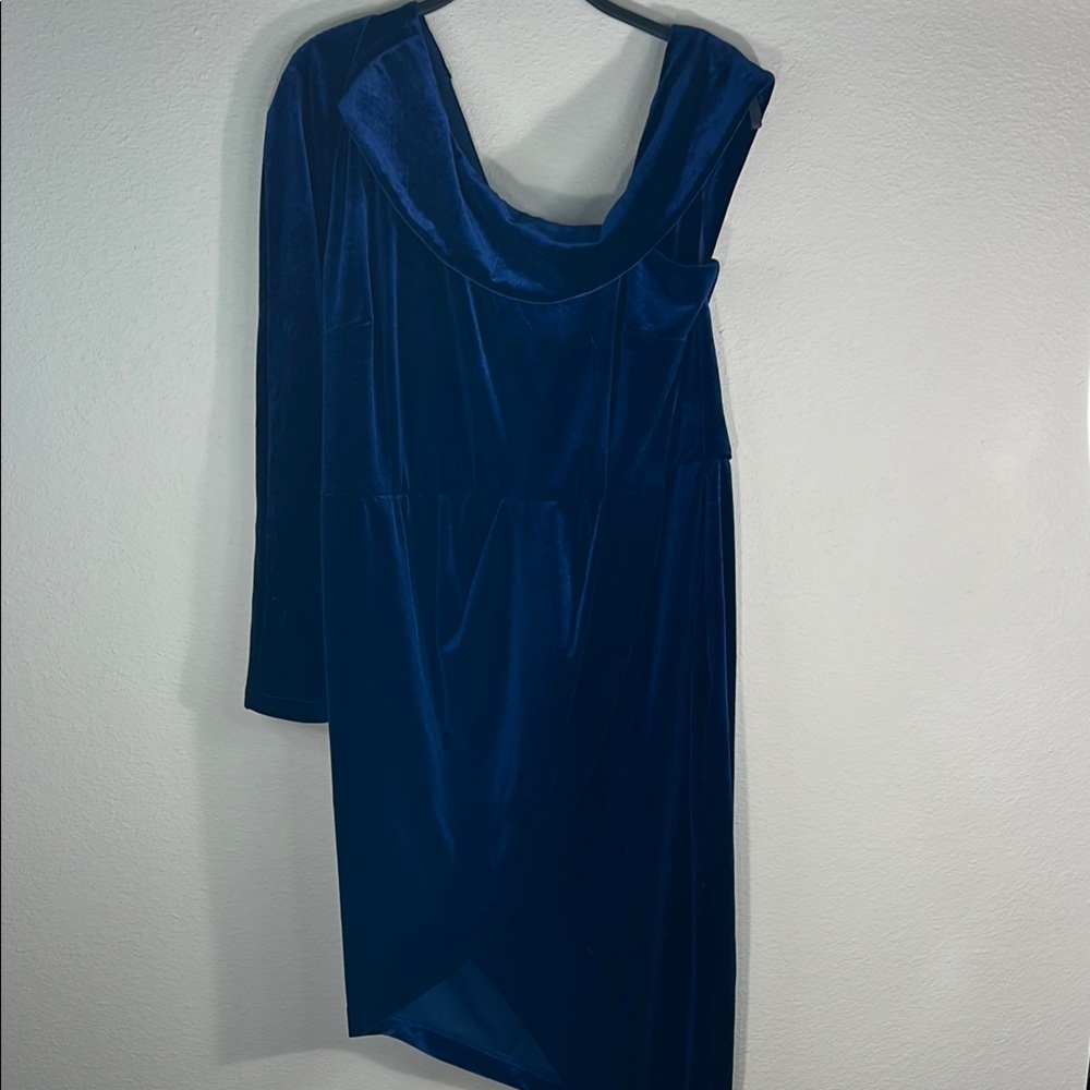 Lavish Alice Navy Blue One-Shoulder Cocktail Dress - Picture 2 of 10
